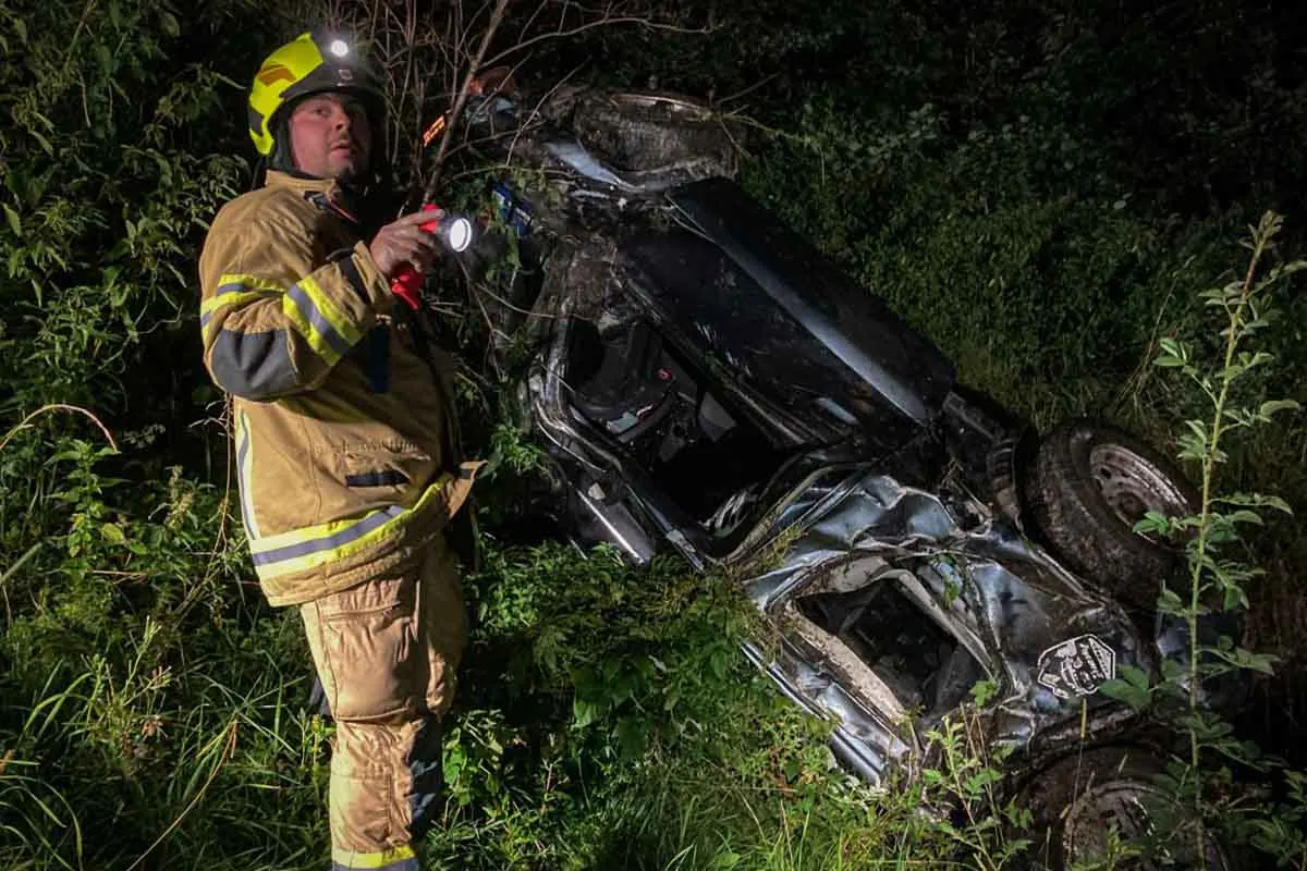 Schwerer Unfall in Hart im Zillertal - 18-Jähriger stürzte mit PKW ab