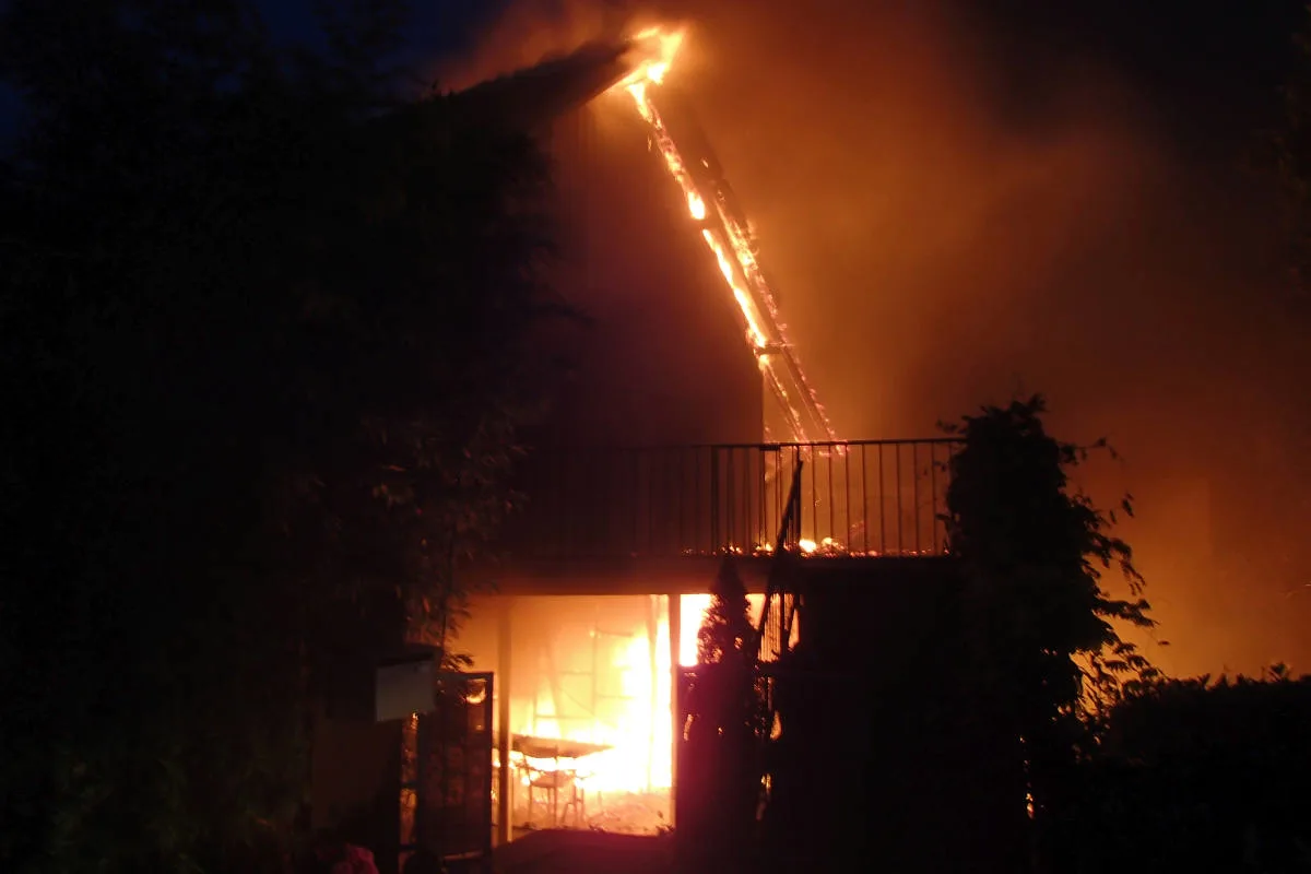 Remetschwil AG - Wohnhaus geriet in Flammen