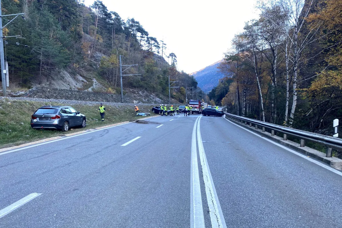 Bovernier VS – Acht Personen verletzt bei schwerem Unfall