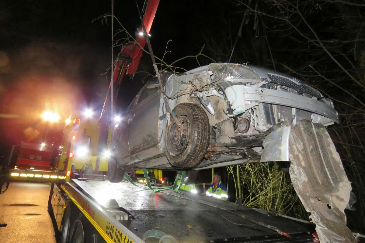 Unterkulm AG - Junger Autofahrer von Strasse abgekommen