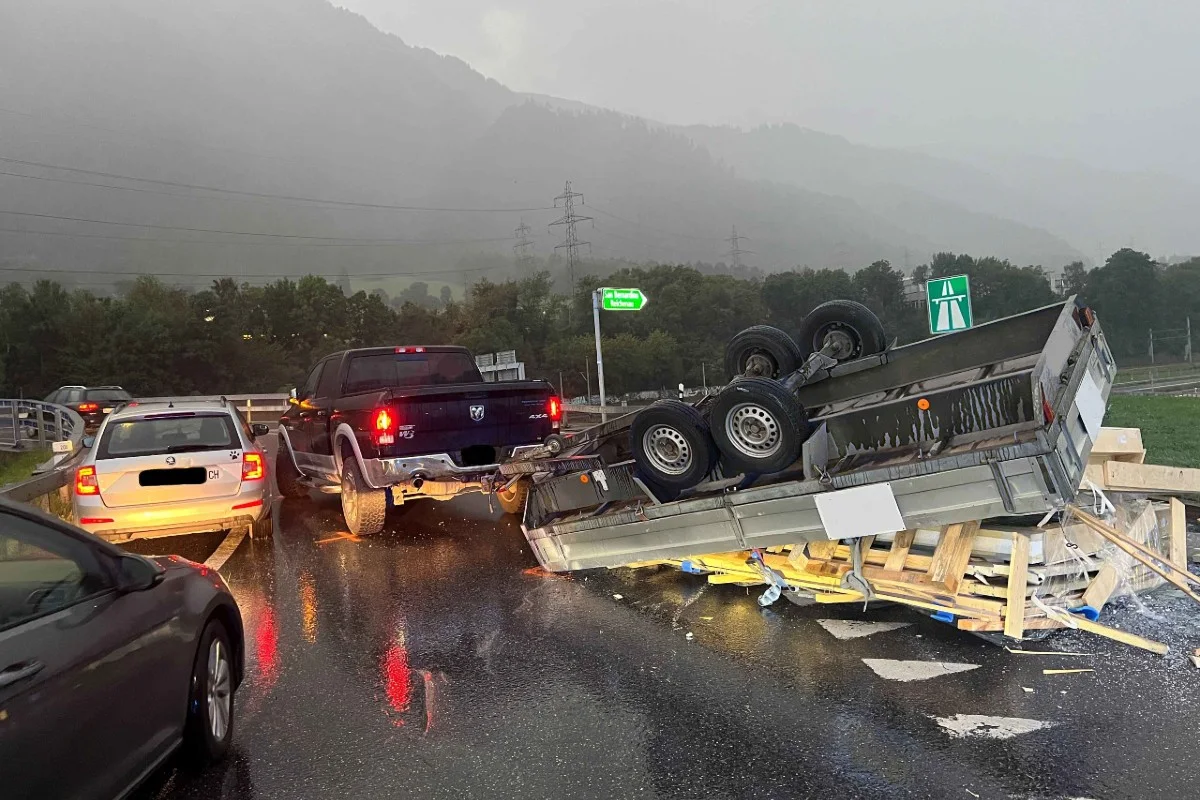 Chur GR - Unfall im Kreisel Chur Süd