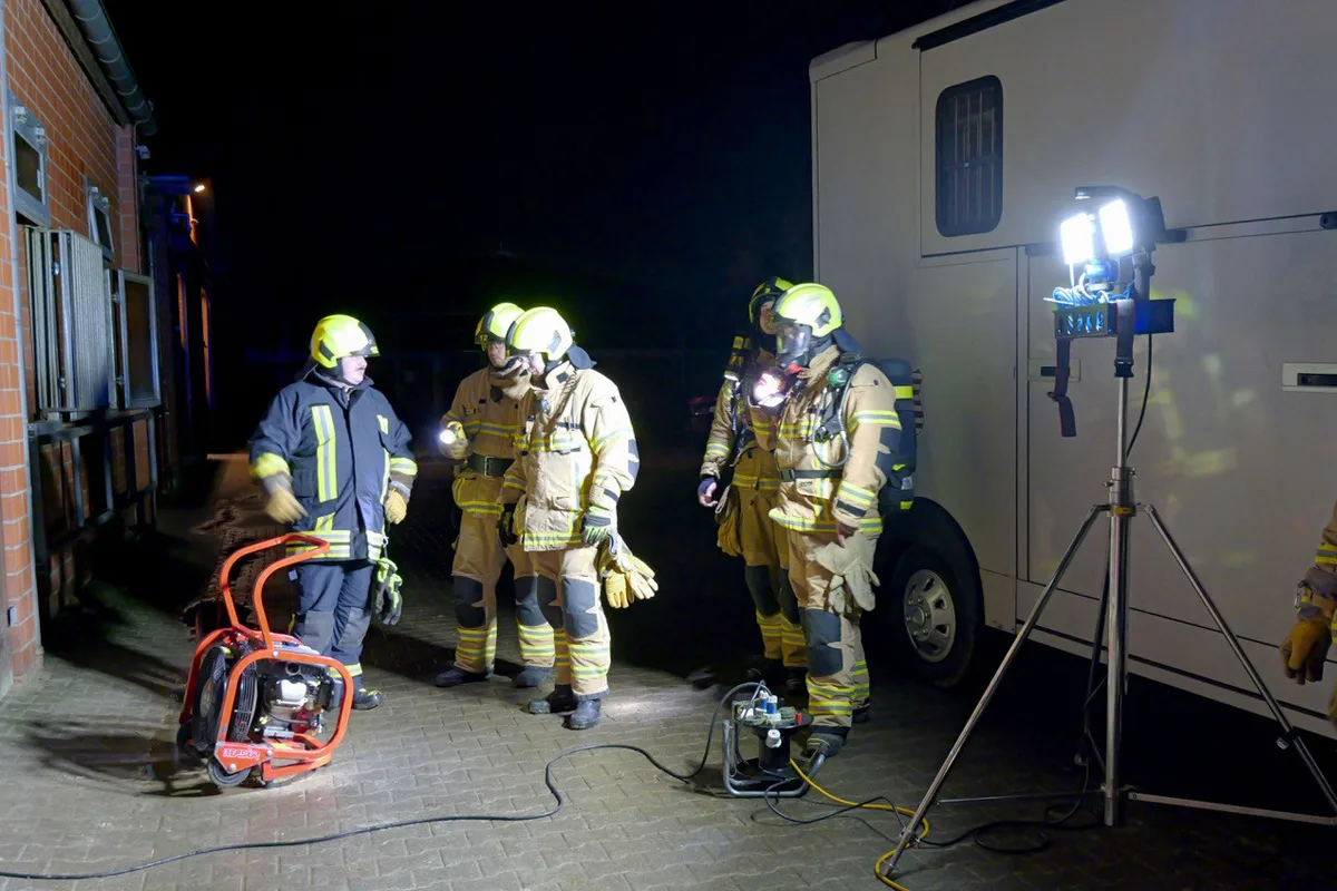 Paderborn – Brand in Pferdestall auf landwirtschaftlichem Anwesen
