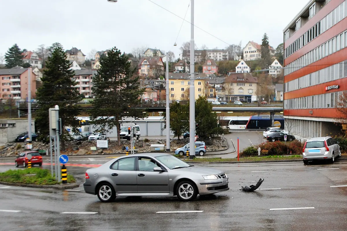 Schaffhausen SH - Kollision zwischen zwei Autos