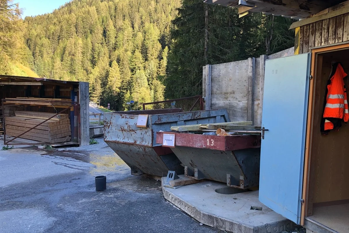 Arbeitsunfall in Samnaun GR -  Mann verletzt vorgefunden - Rega im Einsatz