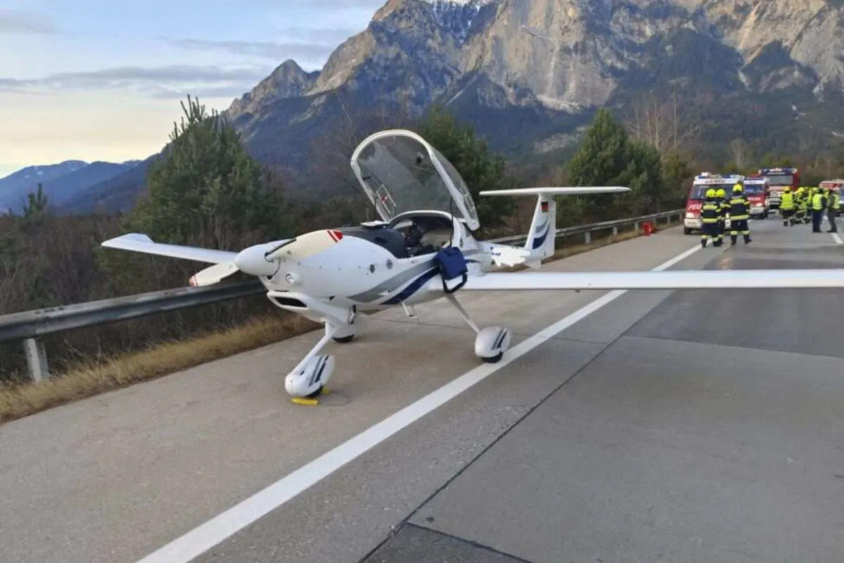 Arnoldstein K – Notlandung eines Motorsegelflugzeugs auf der A2