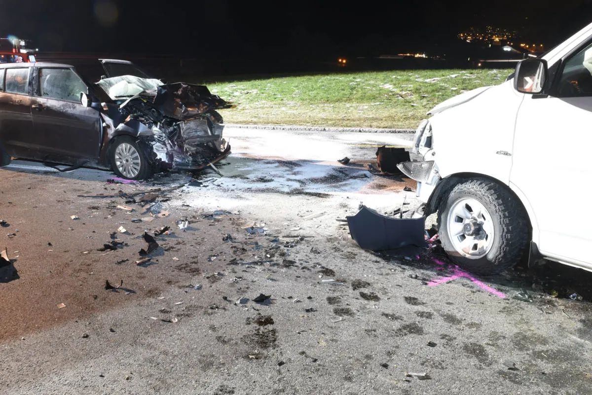 Werthenstein LU - Frontalkollision zwischen Lieferwagen und Auto