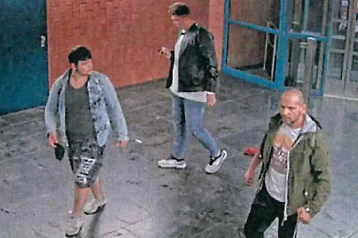 Brutaler Angriff wegen Corona-Regeln in Dortmund - Polizei sucht drei Tatverdächtige nach gefährlicher Körperverletzung