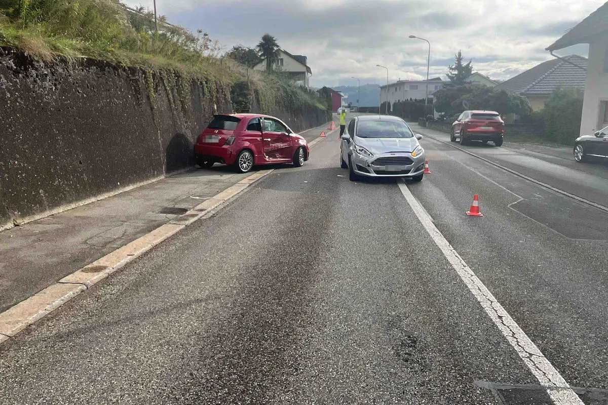Niedergösgen SO – Person bei Kollision zwischen zwei Autos verletzt