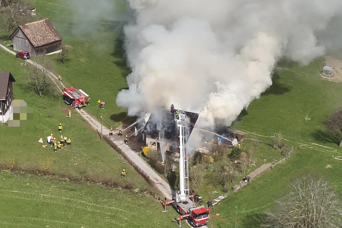 Benken SG – Einfamilienhaus nach Brand zerstört