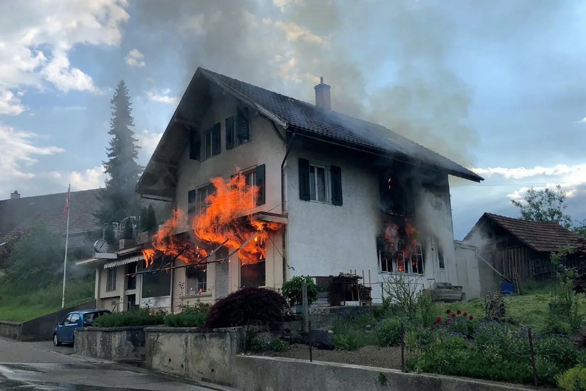 Melchnau BE - Brand in Werkstatt ausgebrochen - Wohnung nicht mehr bewohnbar