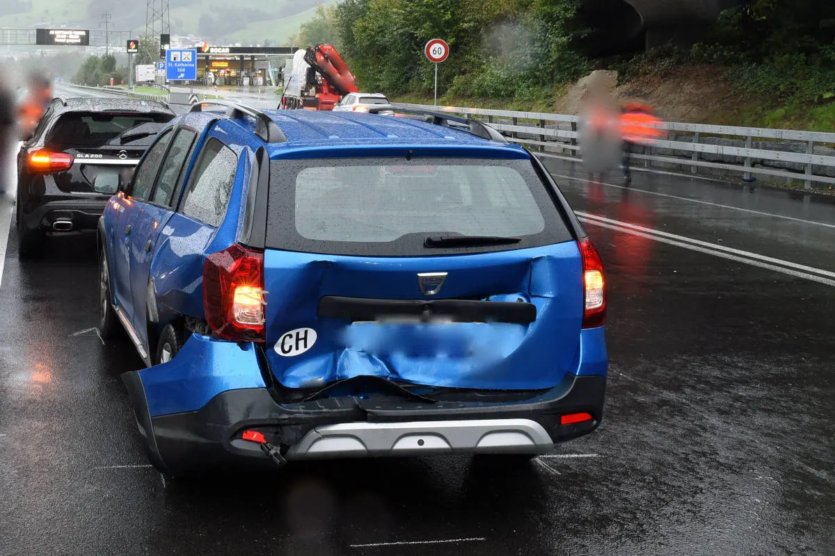A14 Inwil LU – Kollision zwischen mehreren Fahrzeugen