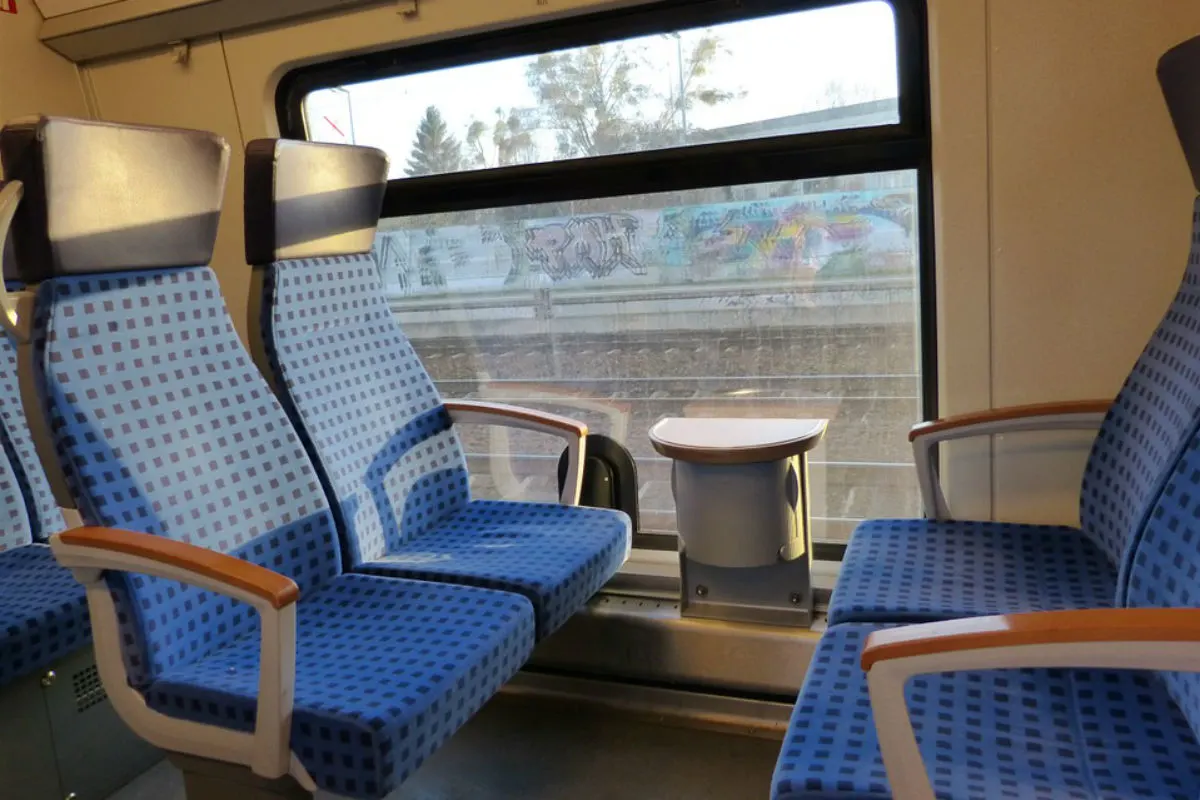 Ditzingen - Unbekannter entblösst sich vor zwei Mädchen