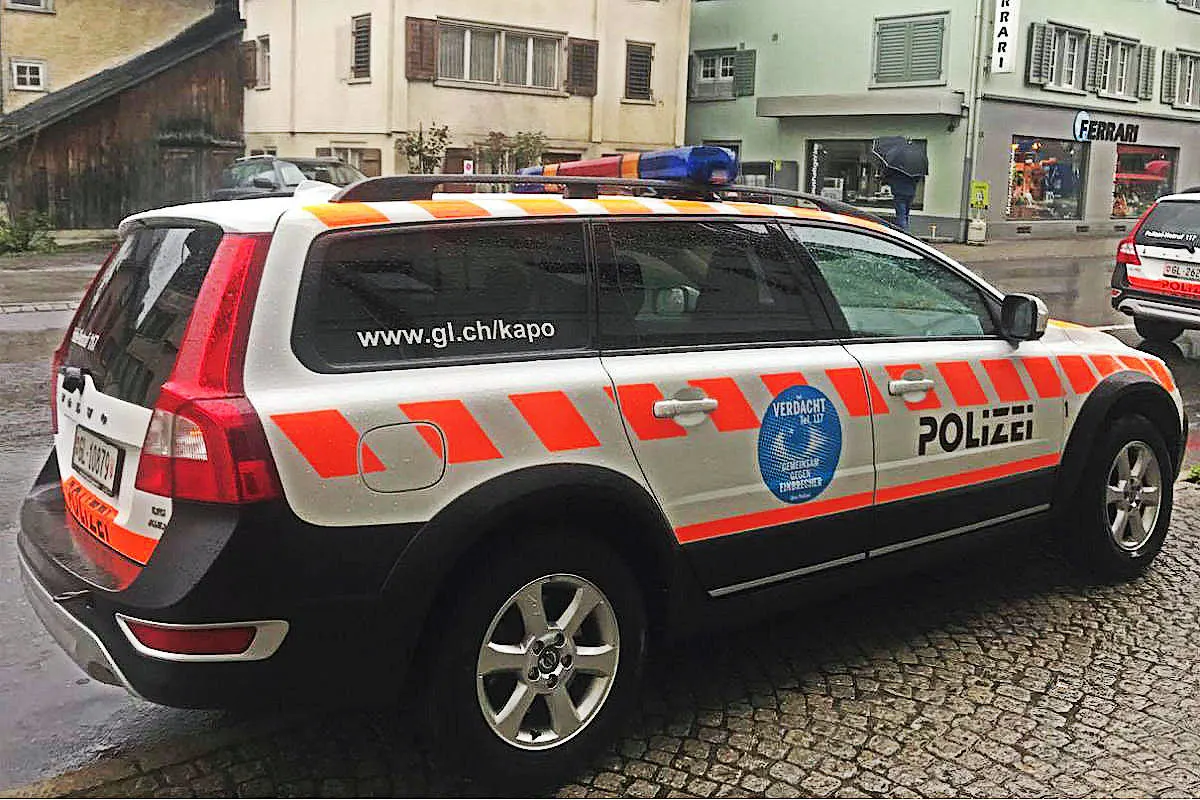 Glarus GL - Zeugenaufruf nach Verkehrsunfall
