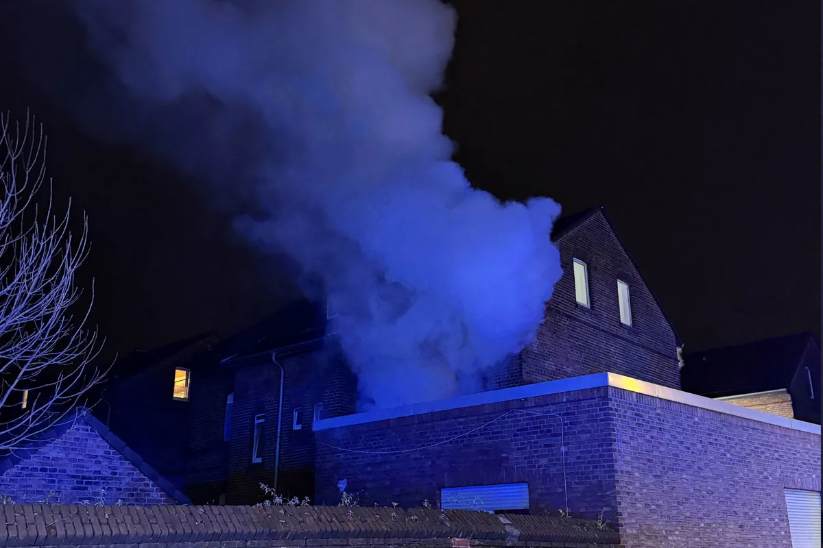 Gelsenkirchen NW – Mann stirbt bei Zimmerbrand in Wohnhaus