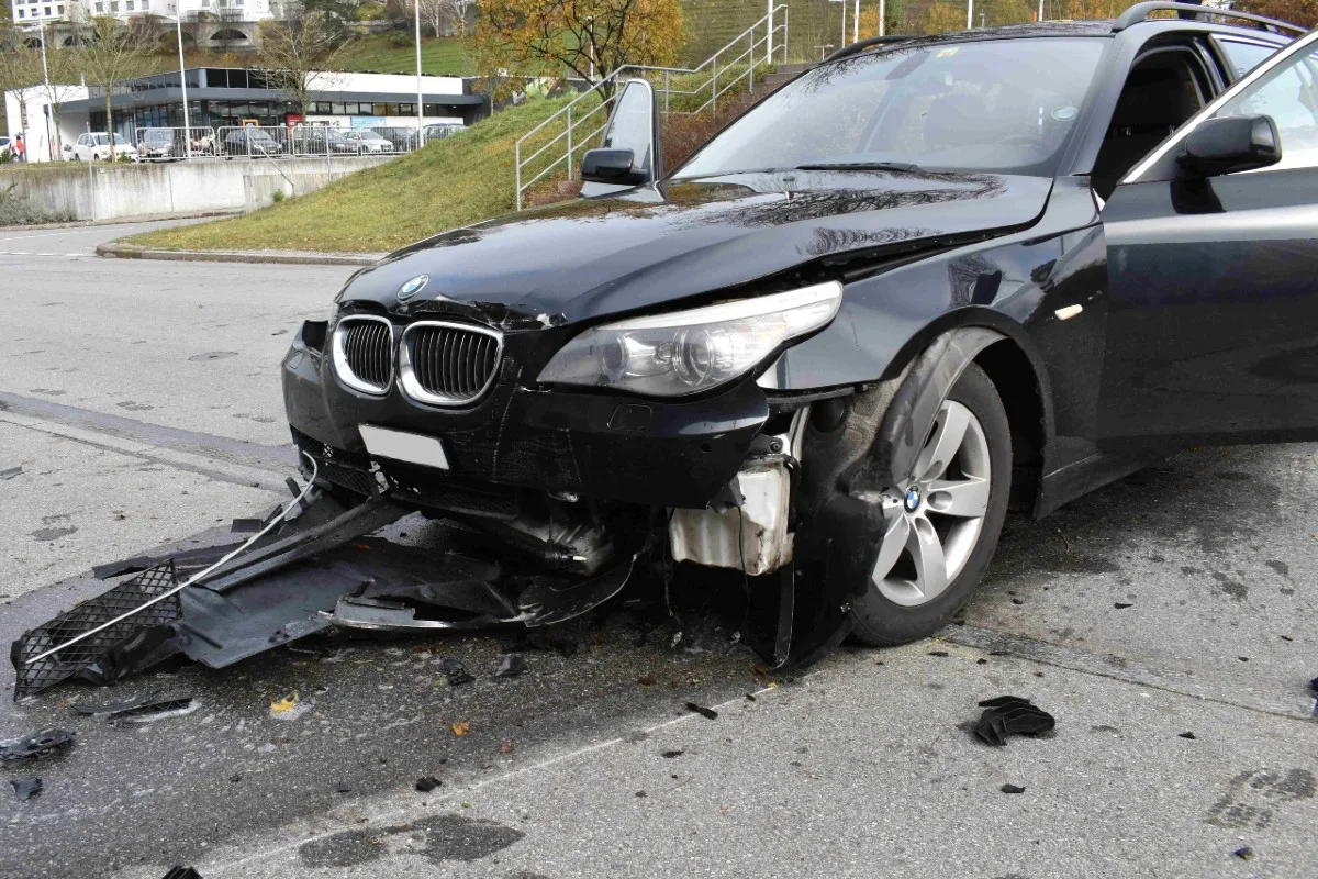 Herisau AR - Totalschaden nach Parkmanöver