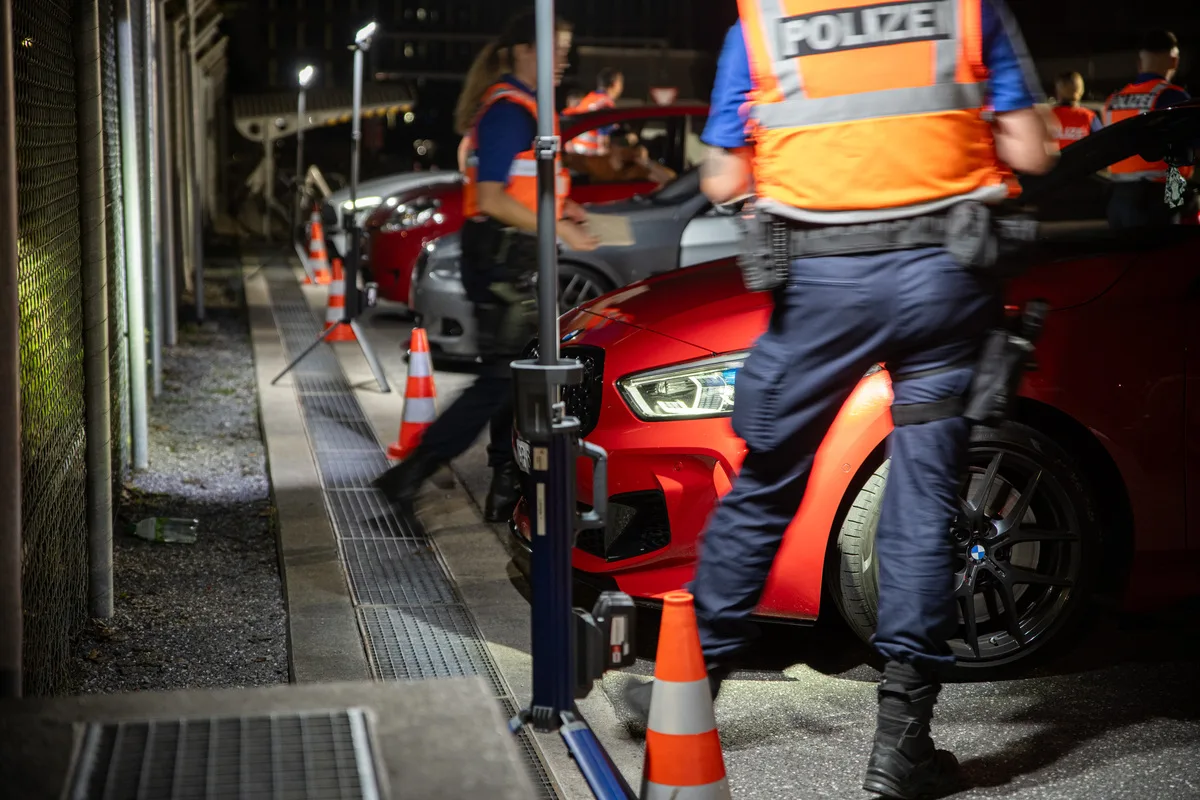 Chur GR - Zwei Führerscheine nach Verkehrskontrollen abgenommen 