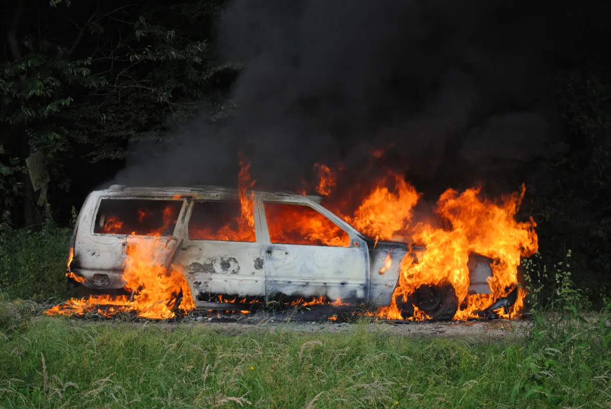 Stadt Schaffhausen SH - Brand eines entwendeten Personenwagens