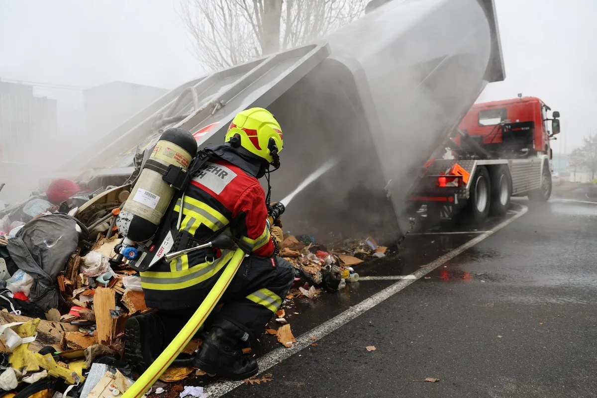 Risch Rotkreuz ZG – Mottbrand in einer Entsorgungsstation 