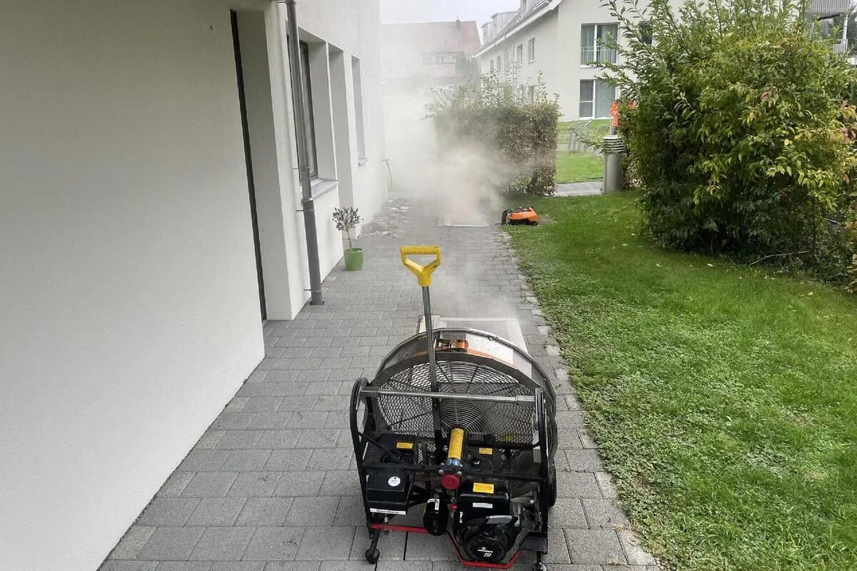 Henggart ZH - Mehrere zehntausend Franken Sachschaden nach Brand 