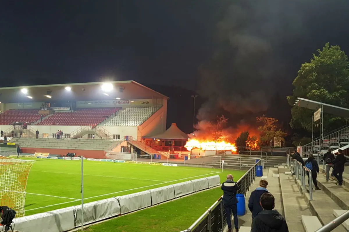 Winterthur ZH - Imbiss-Bude auf der Schützenwiese brennt
