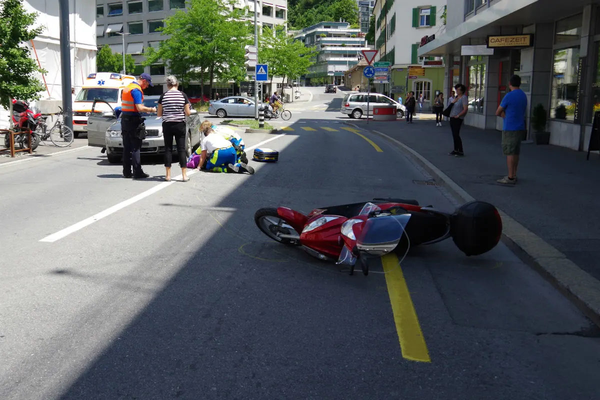 Chur GR - Rollerfahrerin bei Kollision verletzt