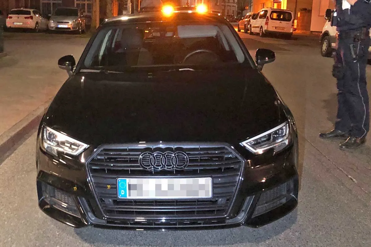 Erkrath - 18-jähriger Raser rast mit 150 km/h durch die Stadt - Audi beschlagnahmt!
