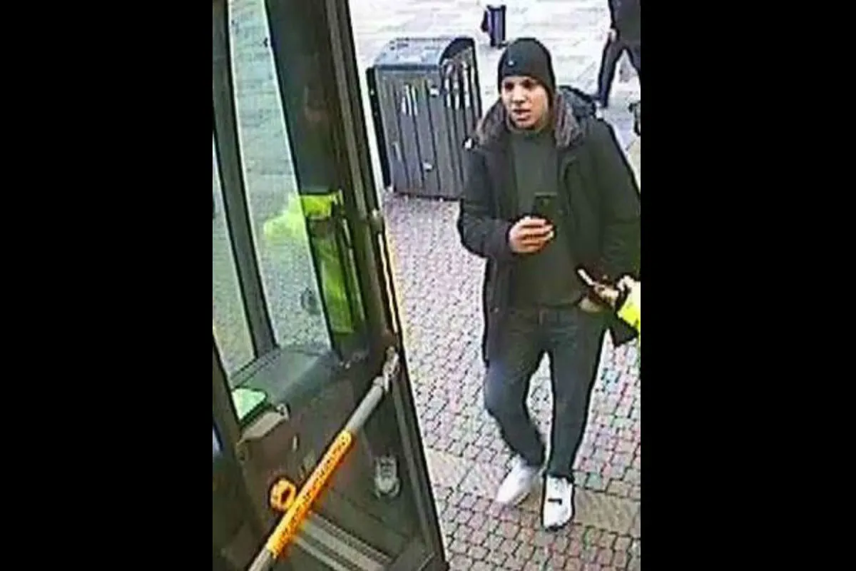Wiesbaden - Gaffervideos nach Busunfall gemacht - Fahndung