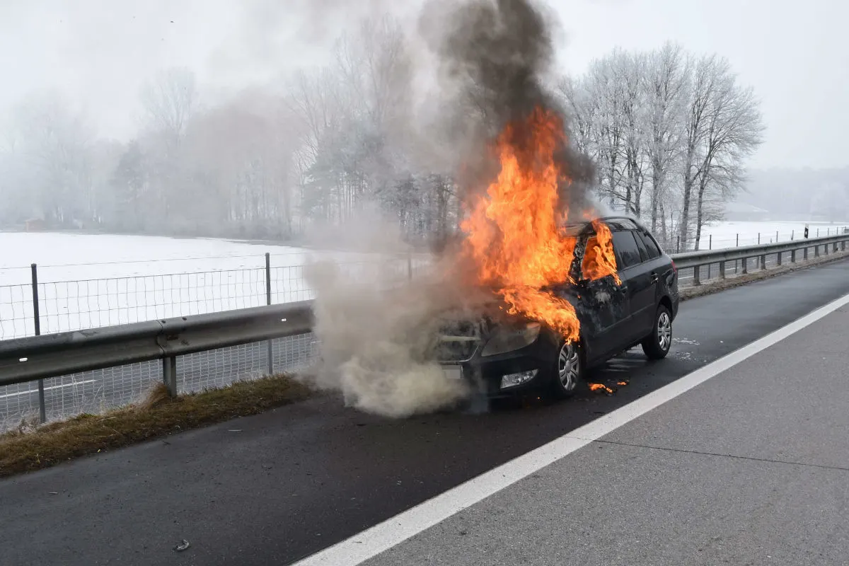 Rüthi SG - Auto brennt auf Autobahn