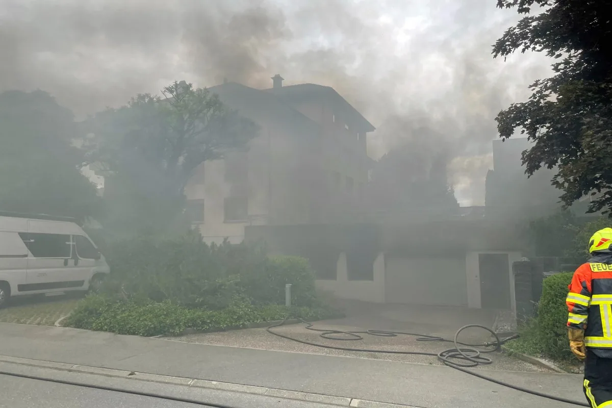 Rain LU - Mehrere Autos nach Brand in Garage beschädigt