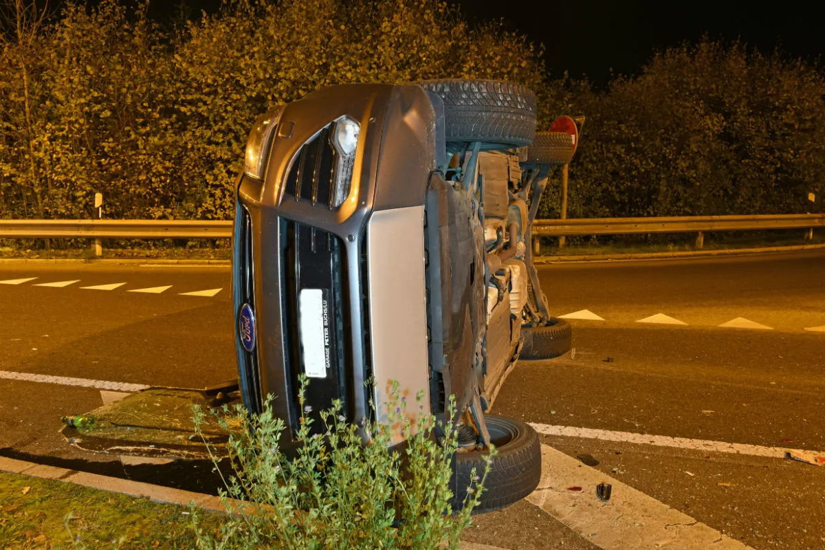 Reiden LU - Auto überschlägt sich bei Kollision