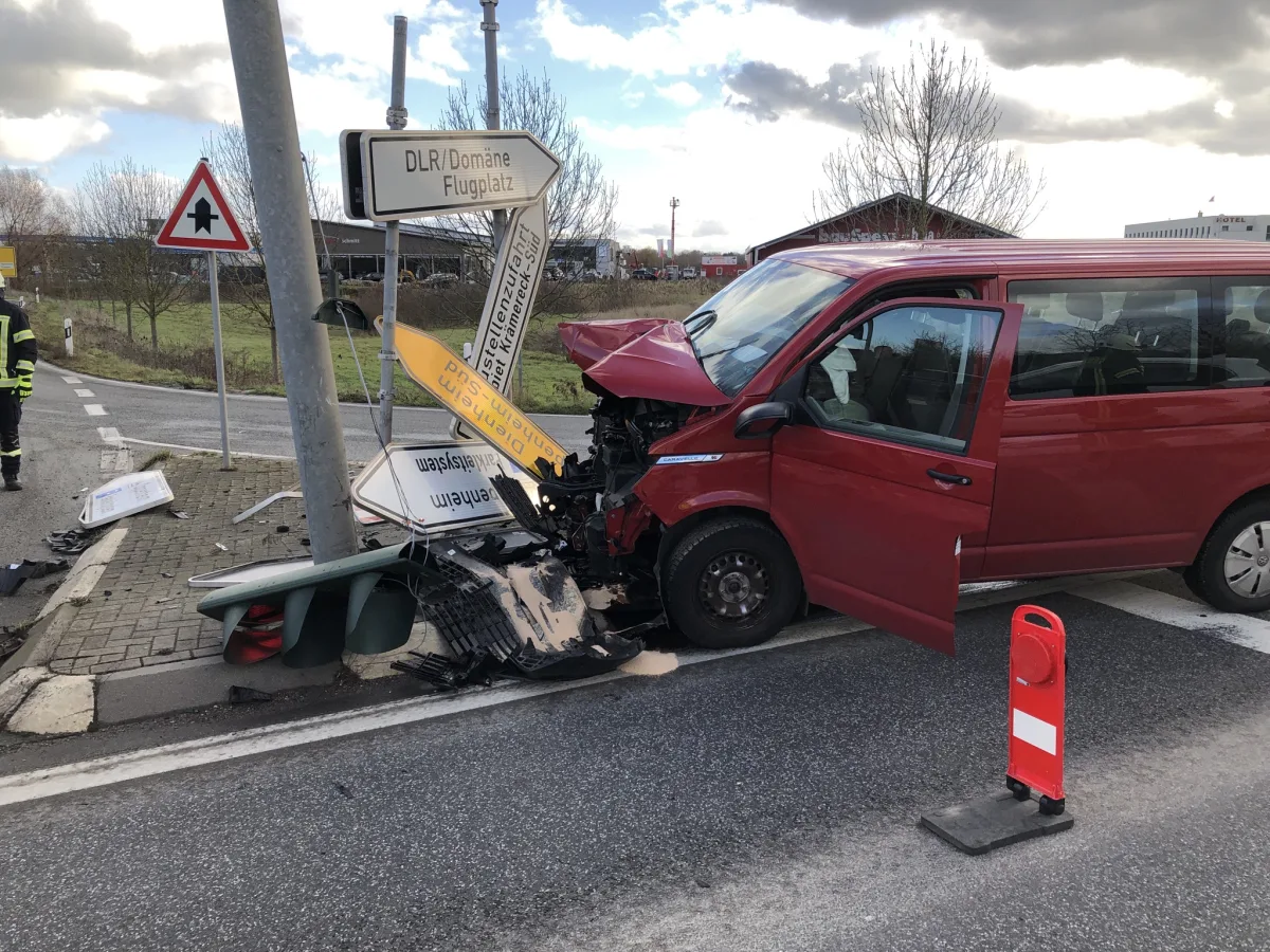 Oppenheim – Verkehrsunfall mit schwer verletzter Person auf der B9