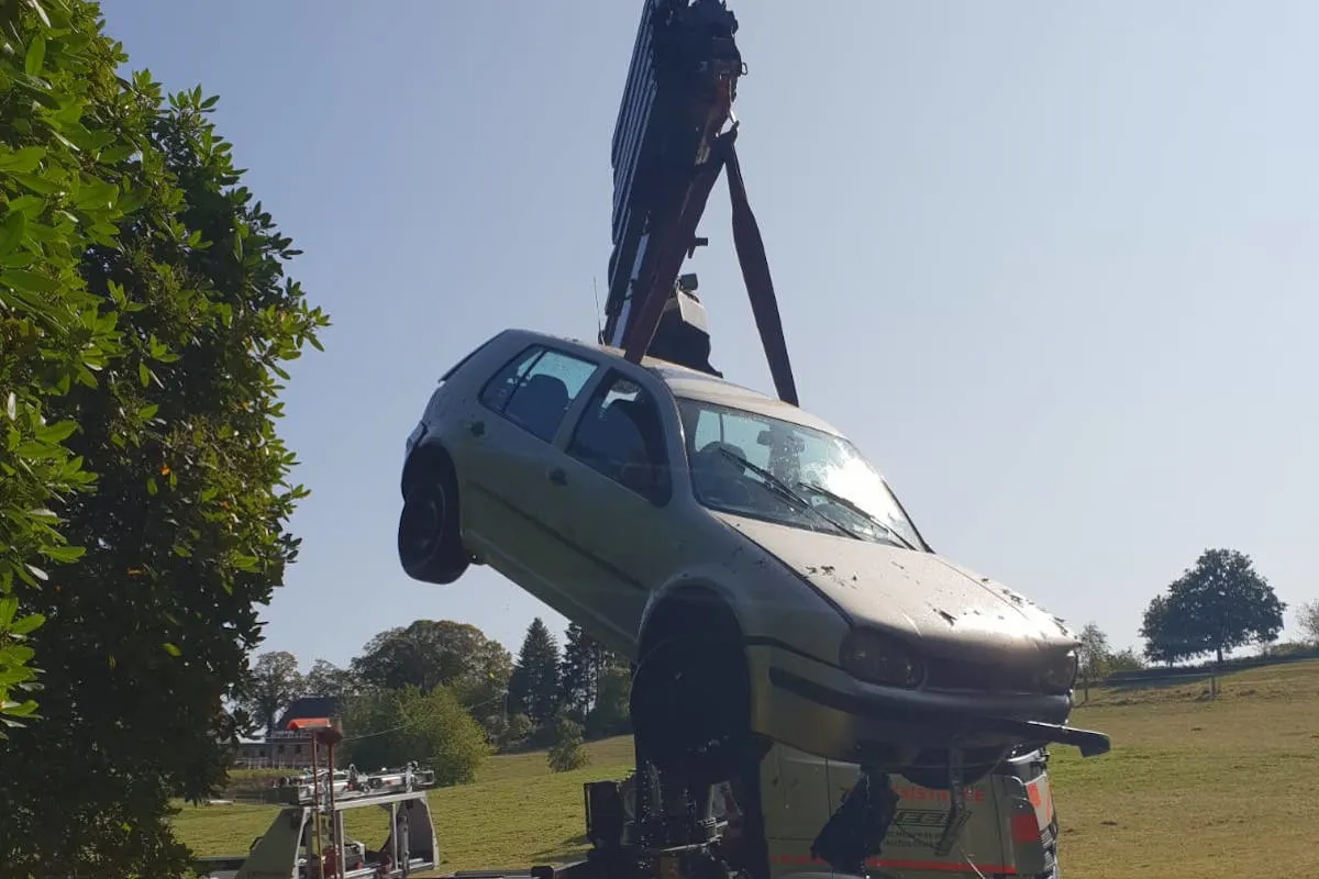 Sprockhövel Pkw fährt in Teich–  und zwei Brandeinsätze