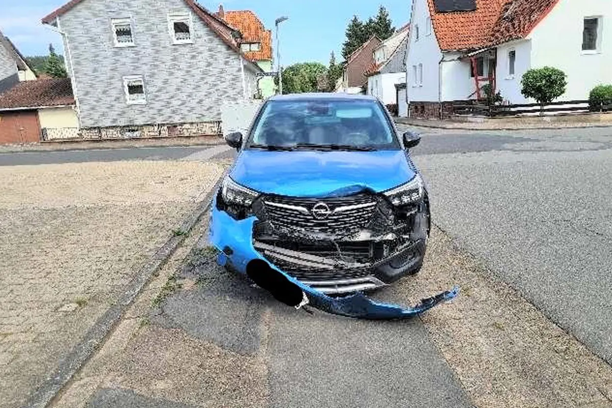 Zeugenaufruf in Dassel NI – Unfallflucht nach Vorfahrtsverstoß