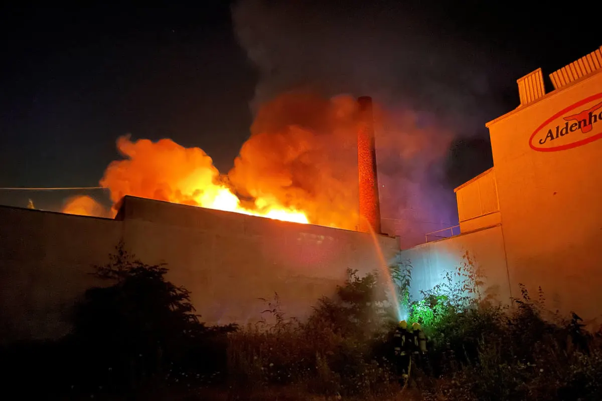 Gelsenkirchen-Heßler – Bäckereibetrieb in wird in der Nacht bei Brand vollkommen zerstört