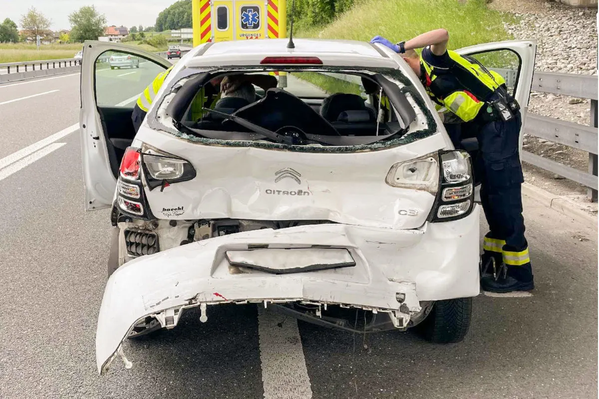 A12 Châtel-St-Denis FR – Vier Verletzte nach Unfall auf Autobahn 