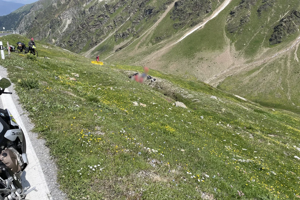 Sta. Maria Val Müstair GR - Motorradfahrer heftig verunfallt 