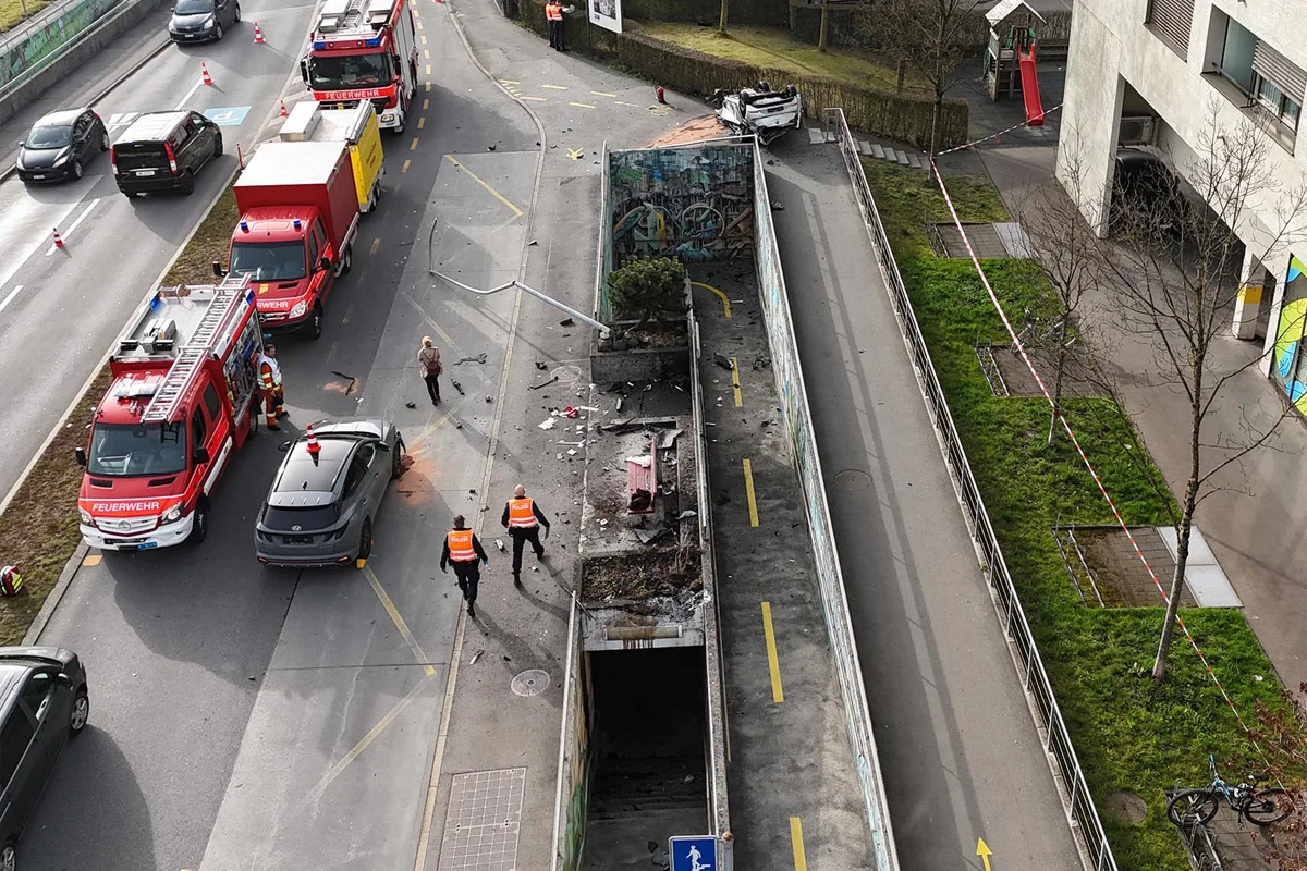 Stans NW – Kind auf Trottoir bei Unfall schwer verletzt
