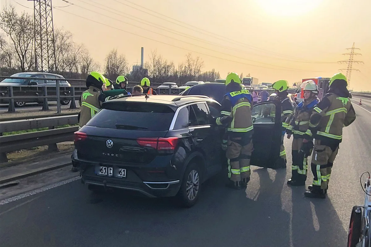 A42 Oberhausen – Eine Person nach Unfall schwer verletzt