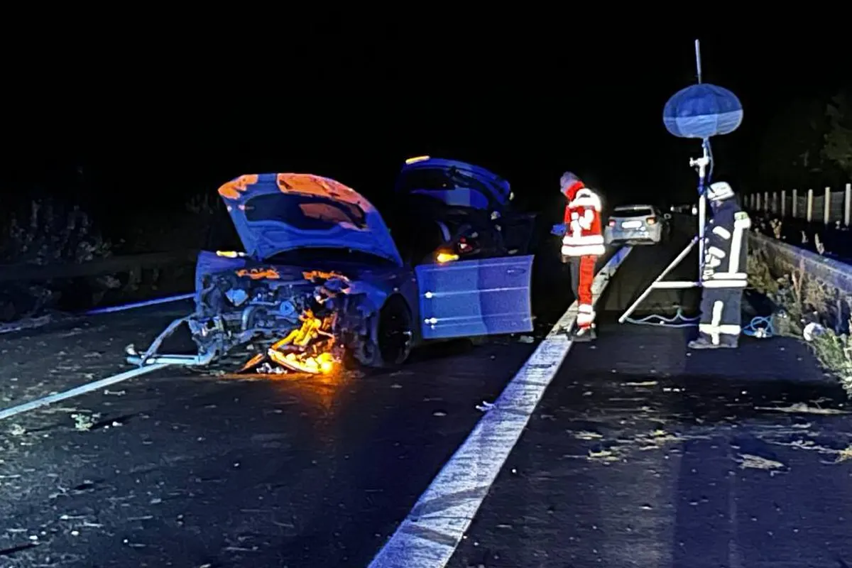 A26 Stade NI – Zwei Verletzte bei Unfall mit drei Pkw