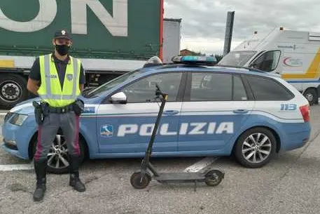 Kurioses aus Rimini (It) – Mit Elektroscooter 10 Kilometer lang auf der A14 unterwegs