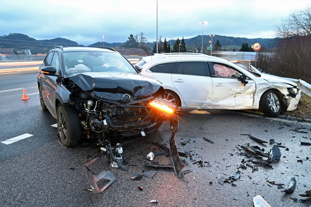 Reiden LU – Zwei Verletzte nach Unfall beim Autobahnanschluss