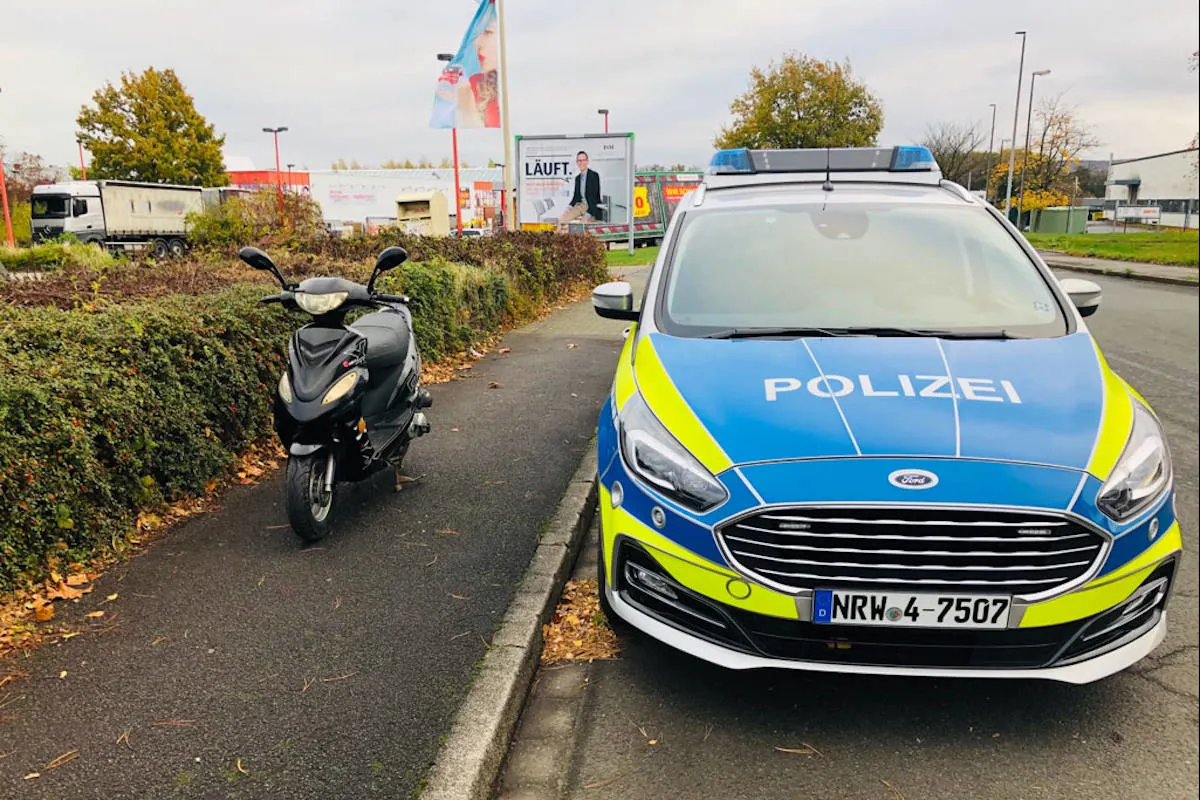 Unfall in Plettenberg – Rollerfahrer stürzt bei Flucht vor der Polizei