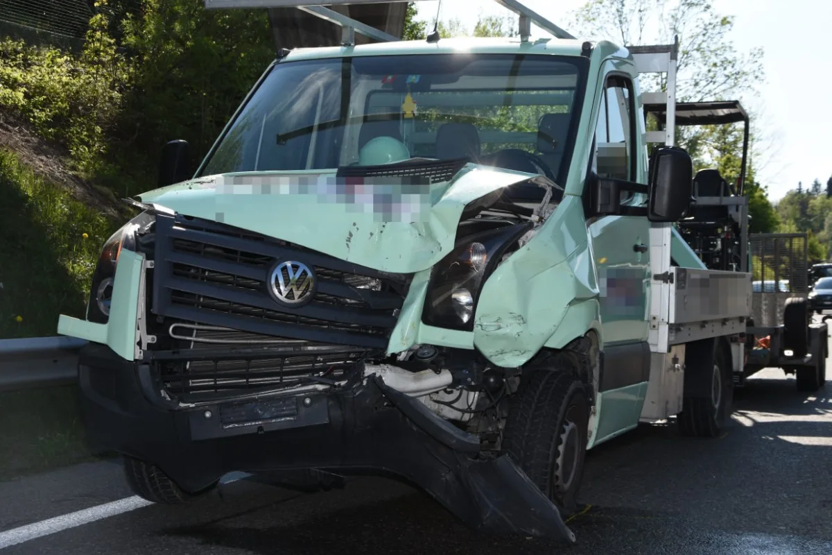 Rapperswil-Jona SG - Auffahrkollision mit zwei Verletzten
