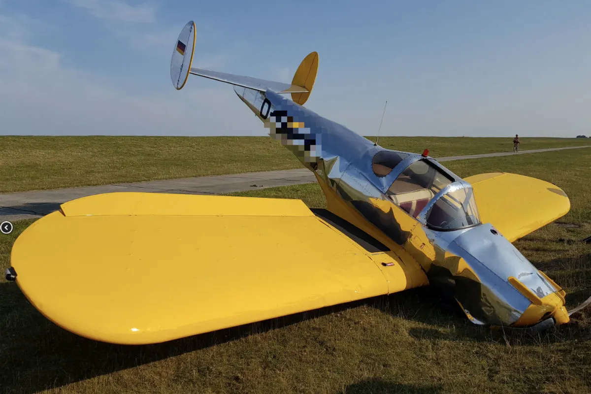 Wilhelmshaven - Flugzeugabsturz nach Motoraussetzer in Mariensiel mit glimpflichen Ausgang