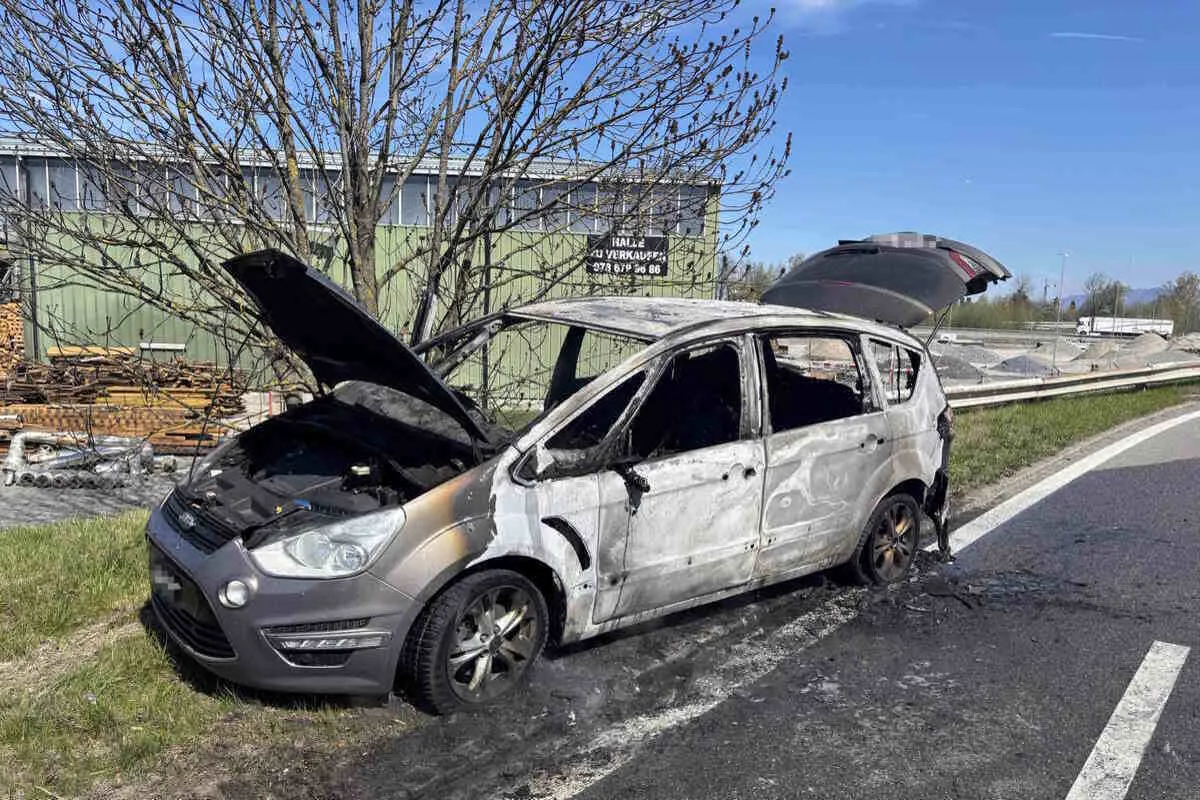 St. Margrethen SG – Auto brennt vollständig aus