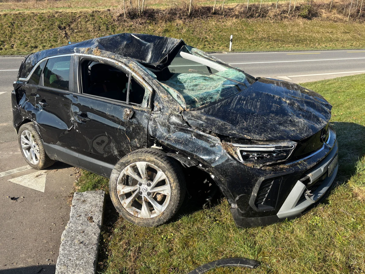Hauptwil-Gottshaus TG - Alkoholisiert und ohne Ausweis Unfall gebaut
