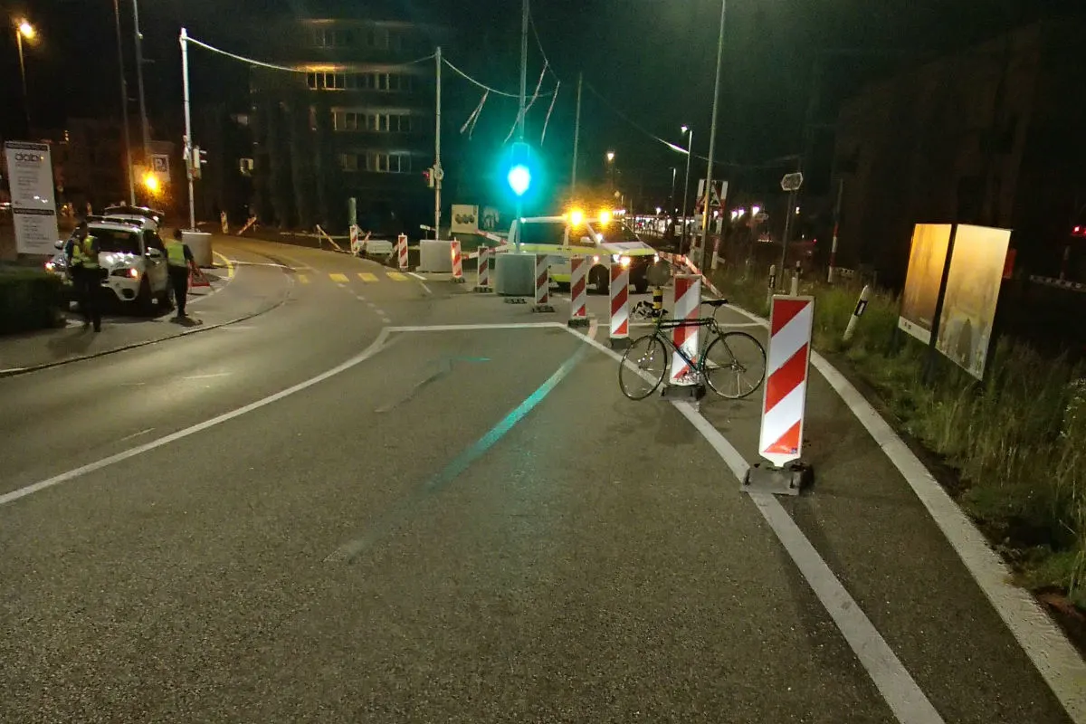 Suhr AG - Rennvelofahrer schwer gestürzt - Zeugenaufruf