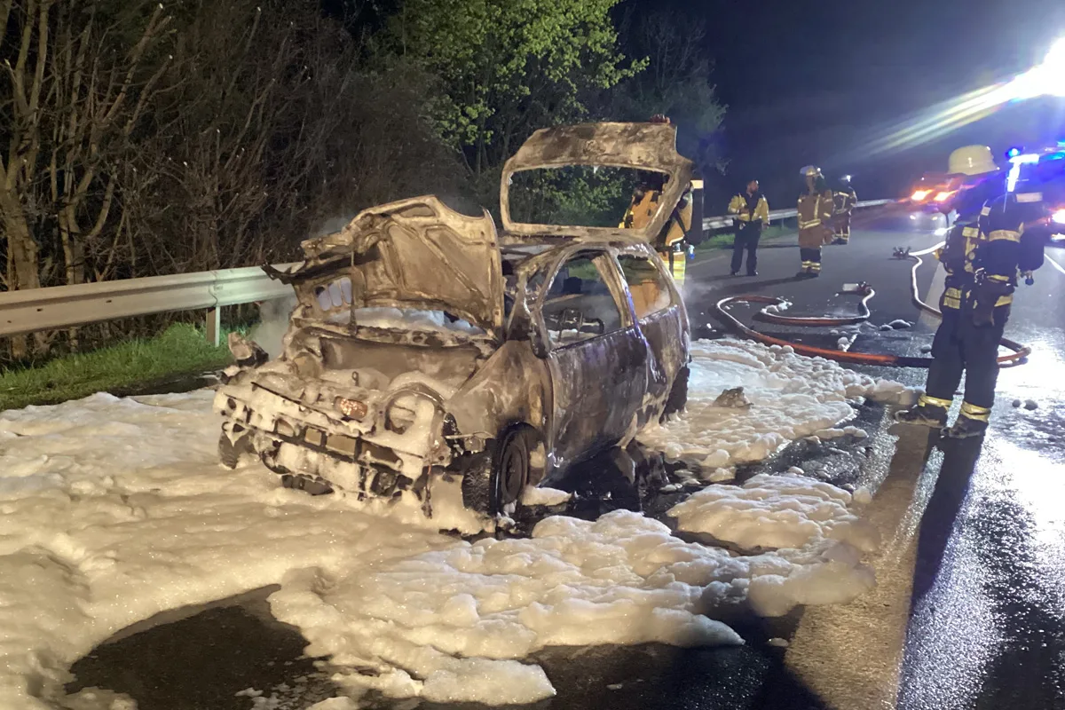 Speyer – Pkw nach Auffahrunfall auf Rastplatz in Brand geraten