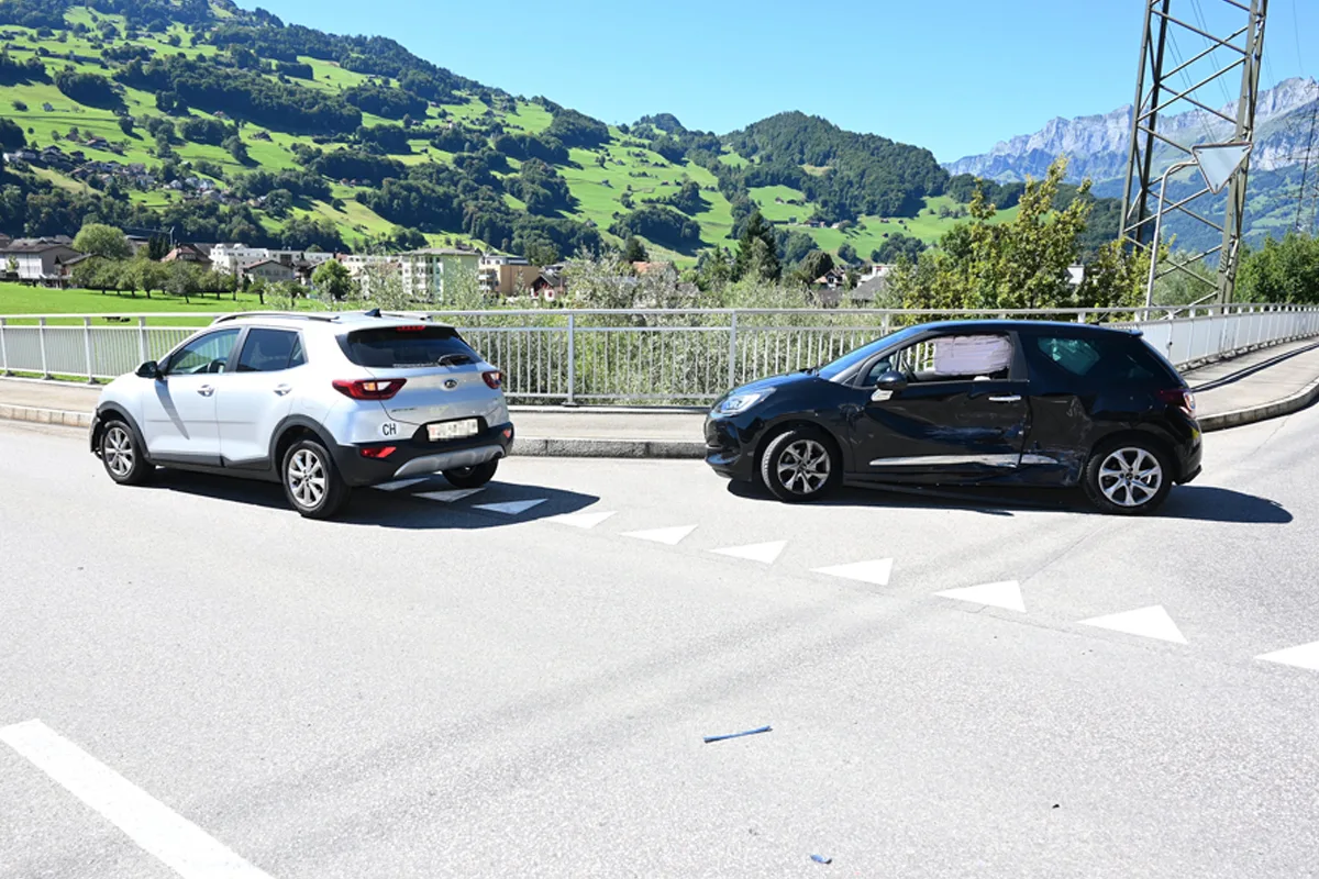 Flums SG – Fahrer (95) bei Kollision von zwei Pkw verletzt