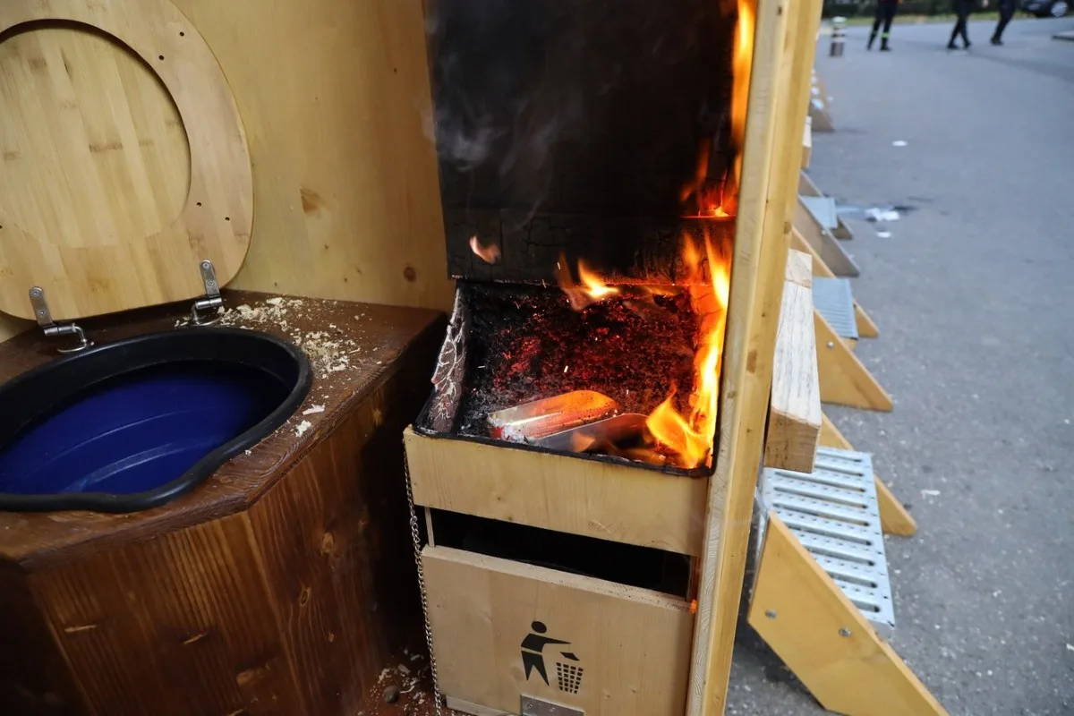 Feuerwehreinsatz in Zug - Wegen Zigarette brannte eine WC-Anlage